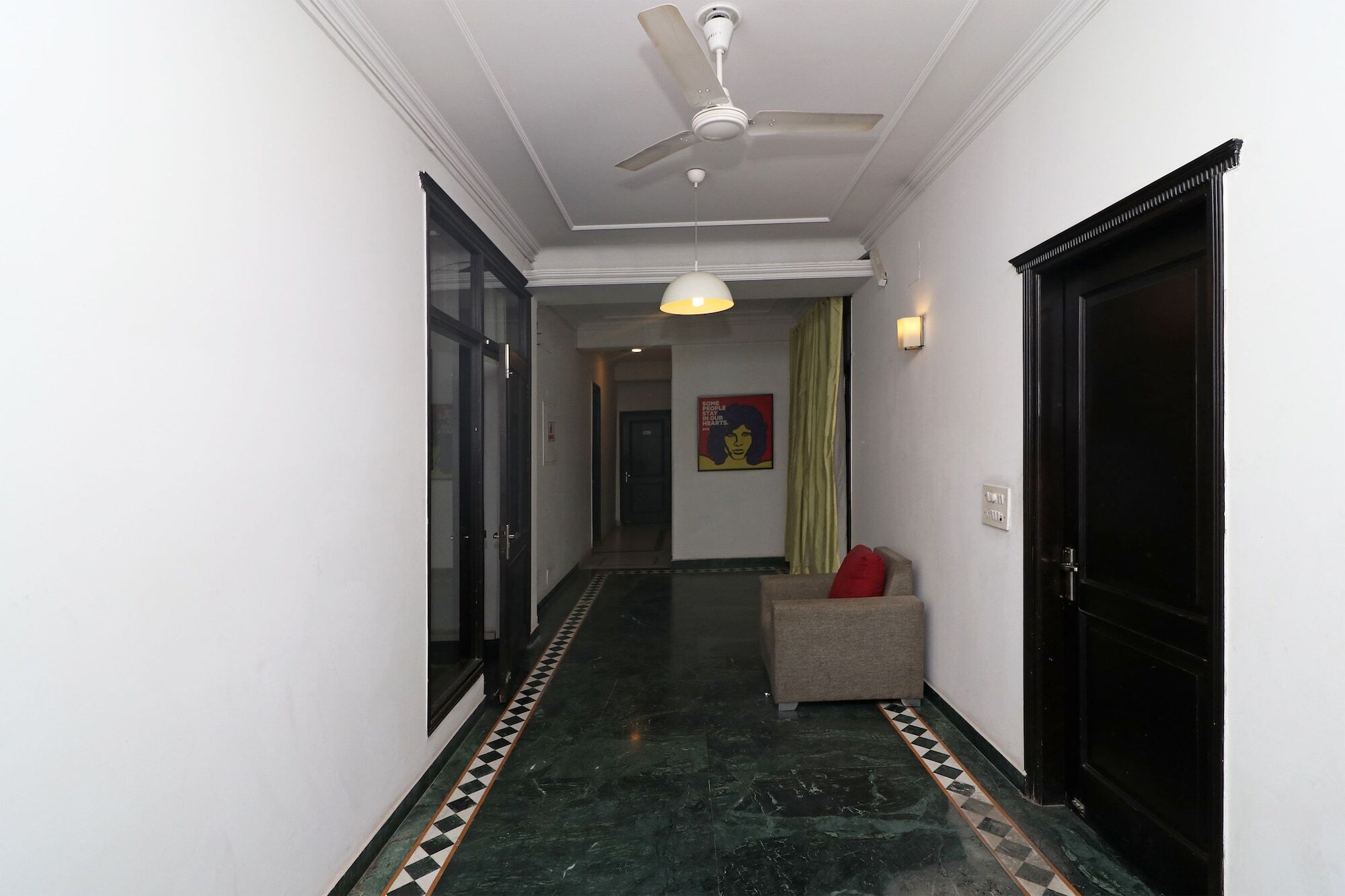 Oyo 26881 Silverkey Mahalakshmi Enclave Hotel Chennai Exterior photo